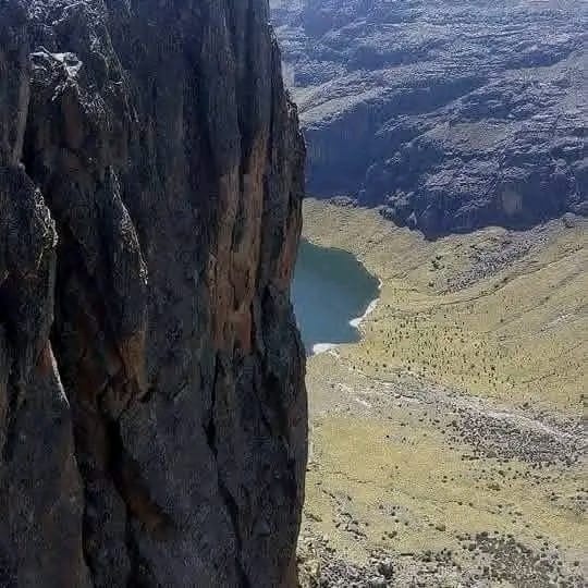 5 Days Mount Kenya Climbing Package – Point Lenana (4,985m) | Chogoria Route Up, Sirimon Route Down