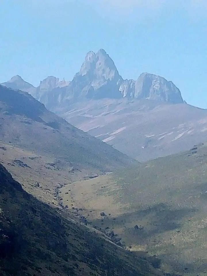 5 Days Mount Kenya Climbing Package – Point Lenana (4,985m) | Chogoria Route Up, Sirimon Route Down